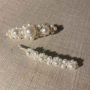 Pair of Pearl Hair Clips